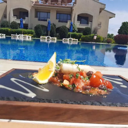 Romana Apartahotel