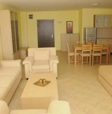 Apartahotel Romana