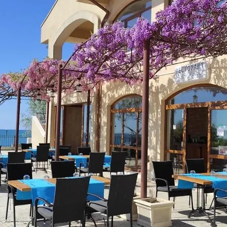 Romana Aparthotel 4*