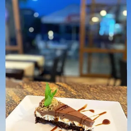 Romana 公寓式酒店