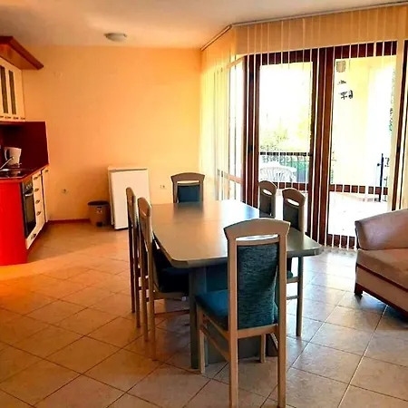 Aparthotel Romana Topola