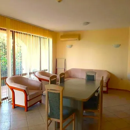 Romana Aparthotel 4*