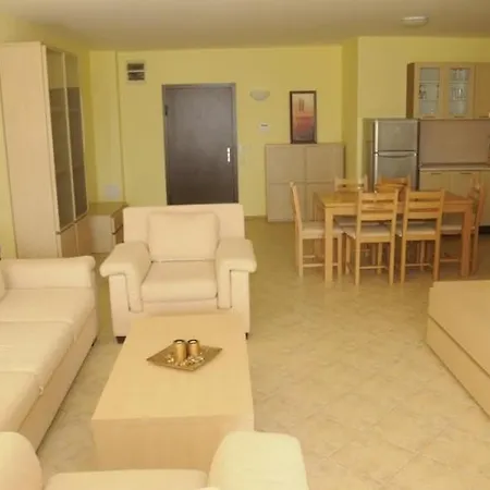 Romana Aparthotel 4*