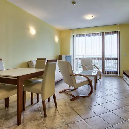 Aparthotel Romana Topola