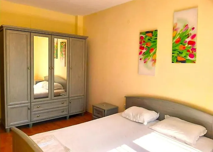 Romana アパートホテル