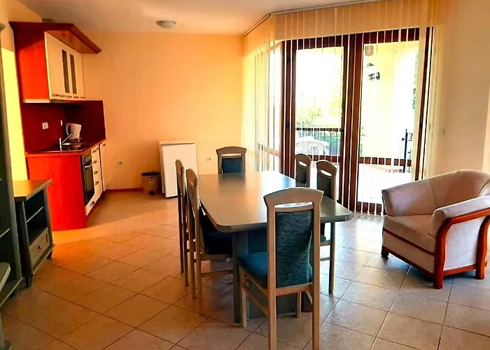 Апартхотел Romana Топола