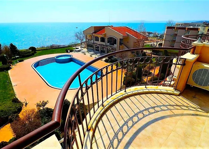 Апартхотел Romana 4*