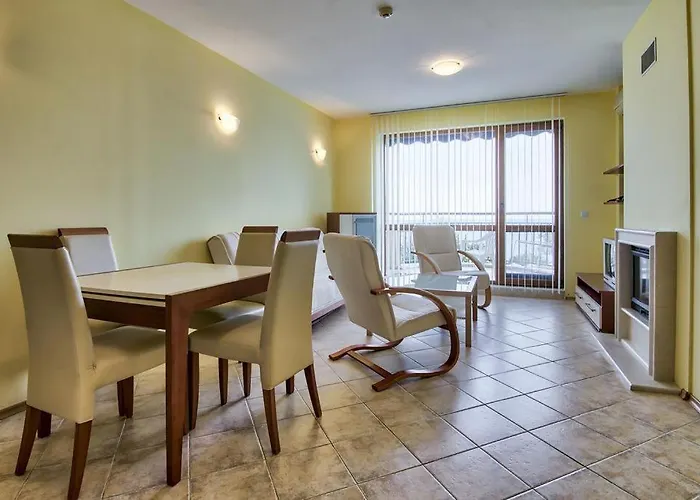 Апартхотел Romana Топола